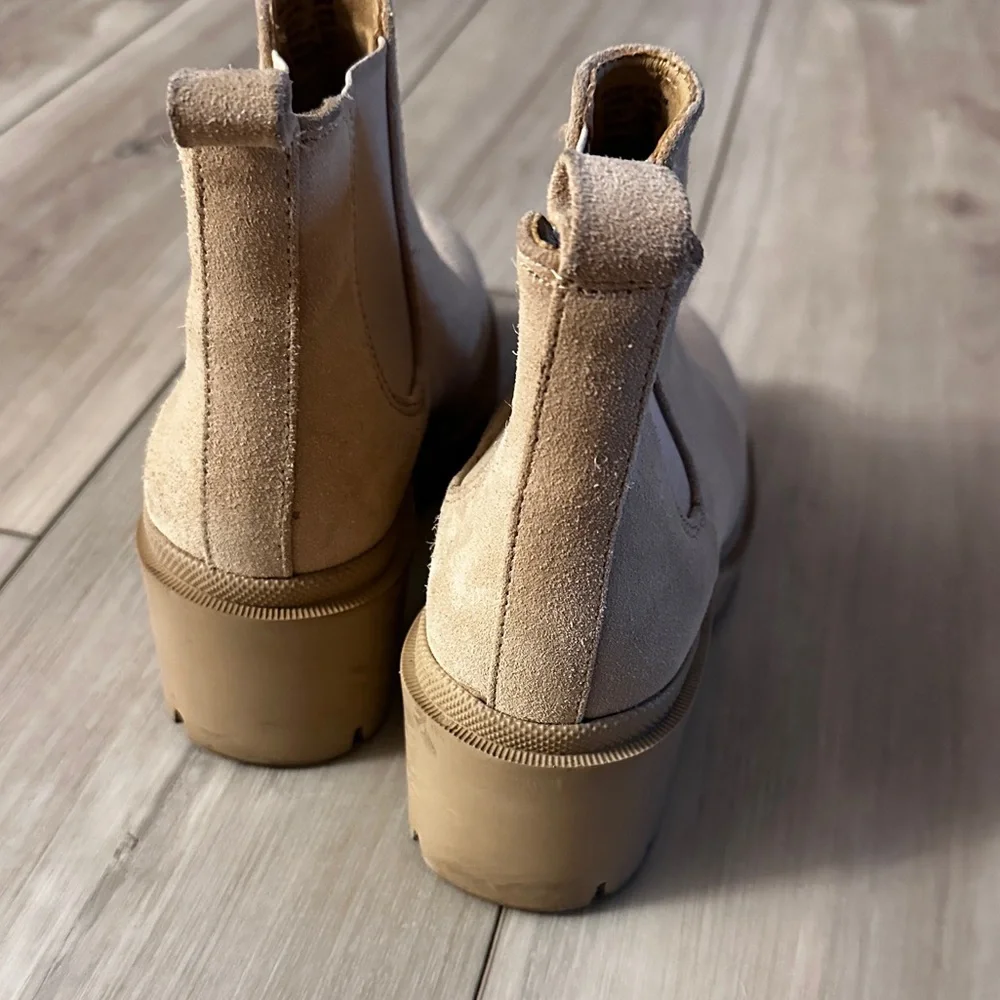 Steve Madden Chelsea boots - Picture 2 of 4